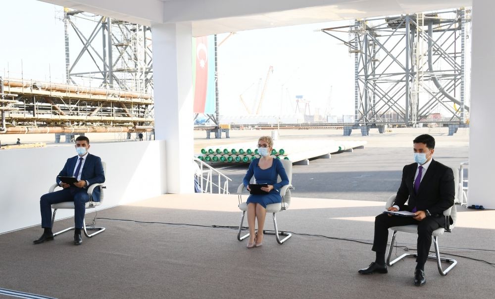Prezident İlham Əliyev “Abşeron” yatağının dəniz əməliyyatlarının təməlqoyma mərasimində iştirak edib (FOTO/VİDEO) (YENİLƏNİB-2)