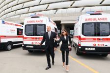 Prezident İlham Əliyev və birinci xanım Mehriban Əliyeva Azərbaycana yeni gətirilən təcili tibbi yardım avtomobilləri ilə tanış olublar (YENİLƏNİB) (FOTO)