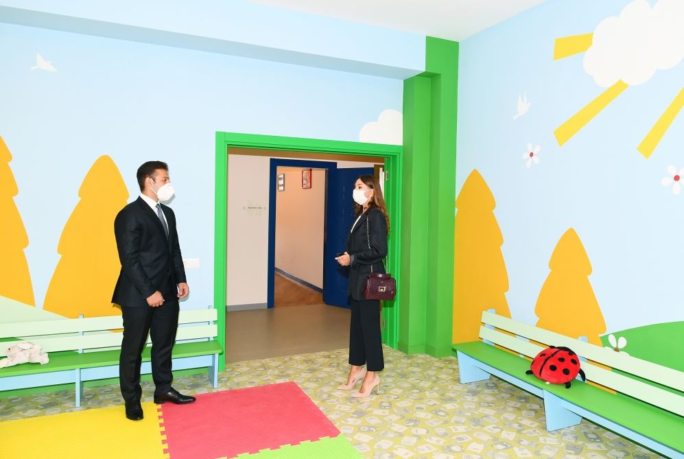 Birinci vitse-prezident Mehriban Əliyeva Şağan qəsəbəsində yeni uşaq bağçasının istifadəyə verilməsi tədbirində iştirak edib (FOTO)