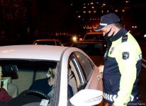 Paytaxtda komendant saatı qaydalarının təmin olunması tədbirləri davam etdirilir (FOTO)