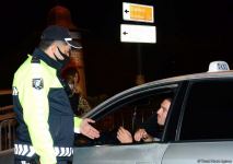 Paytaxtda komendant saatı qaydalarının təmin olunması tədbirləri davam etdirilir (FOTO)