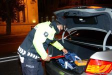 Paytaxtda komendant saatı qaydalarının təmin olunması tədbirləri davam etdirilir (FOTO)