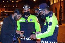Paytaxtda komendant saatı qaydalarının təmin olunması tədbirləri davam etdirilir (FOTO)