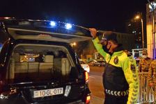 Paytaxtda komendant saatı qaydalarının təmin olunması tədbirləri davam etdirilir (FOTO)