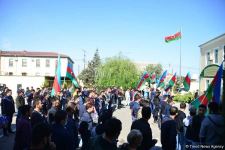 Binəqədidə yüzlərlə şəxs könüllü olaraq hərbi xidmətə yollanıb (FOTO)