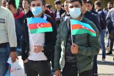 Binəqədidə yüzlərlə şəxs könüllü olaraq hərbi xidmətə yollanıb (FOTO)
