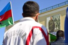 Binəqədidə yüzlərlə şəxs könüllü olaraq hərbi xidmətə yollanıb (FOTO)