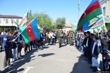 Binəqədidə yüzlərlə şəxs könüllü olaraq hərbi xidmətə yollanıb (FOTO)