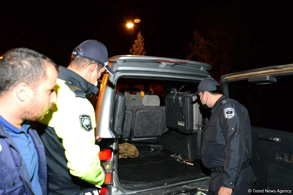 Paytaxtda komendant saatı qaydalarının təmin olunması tədbirləri davam etdirilir (FOTO)