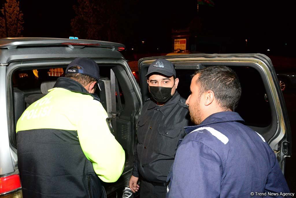 Paytaxtda komendant saatı qaydalarının təmin olunması tədbirləri davam etdirilir (FOTO)