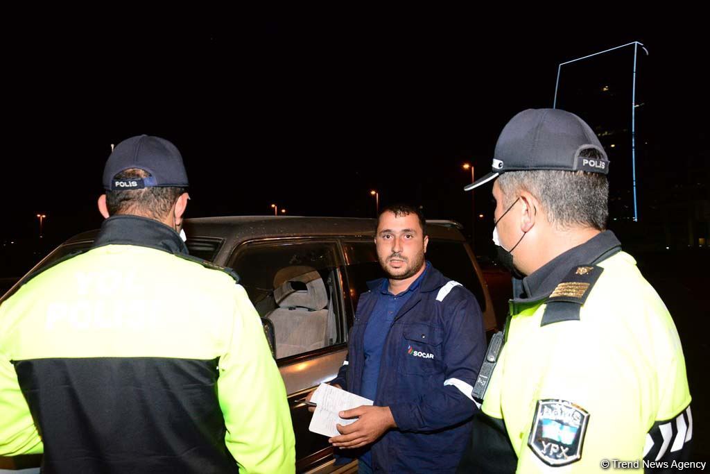 Paytaxtda komendant saatı qaydalarının təmin olunması tədbirləri davam etdirilir (FOTO)