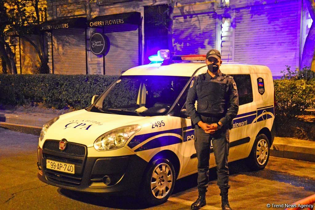 Paytaxtda komendant saatı qaydalarının təmin olunması tədbirləri davam etdirilir (FOTO)