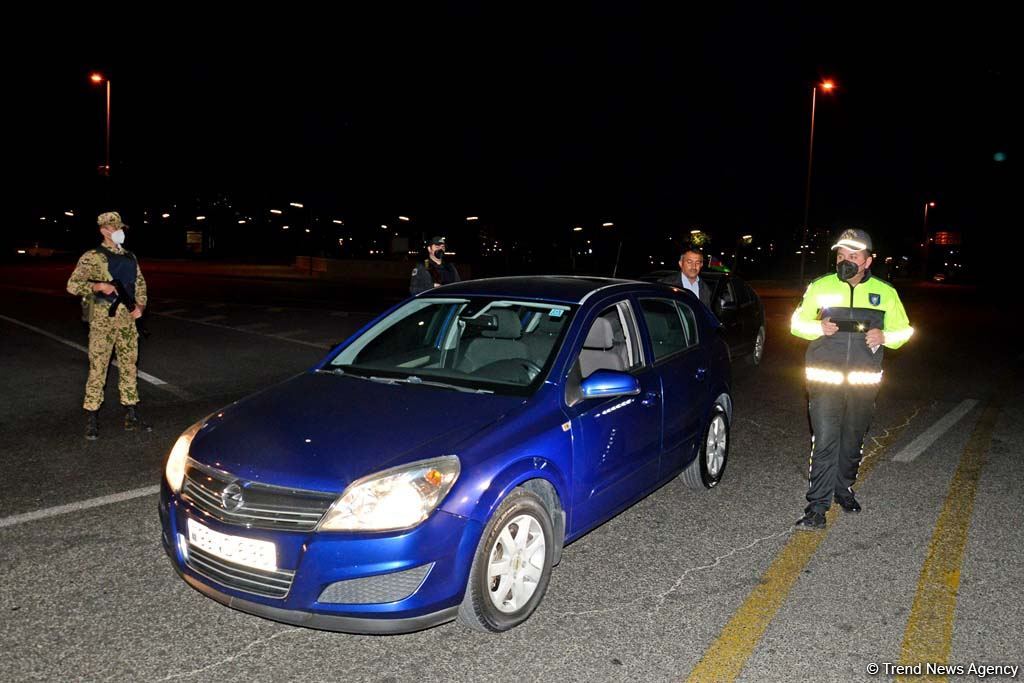 Paytaxtda komendant saatı qaydalarının təmin olunması tədbirləri davam etdirilir (FOTO)