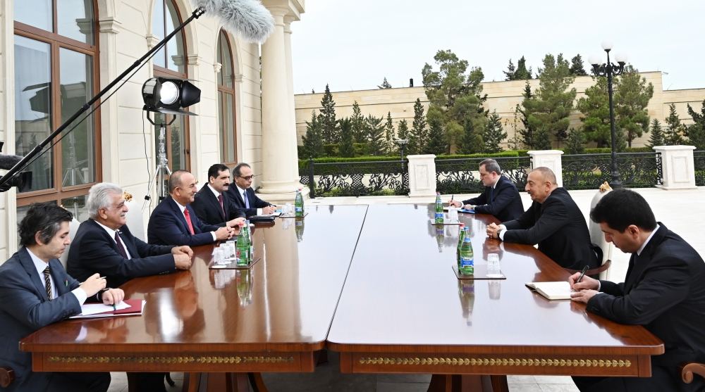 Prezident İlham Əliyev Türkiyənin Xarici İşlər nazirinin başçılıq etdiyi nümayəndə heyətini qəbul edib (FOTO) (YENİLƏNİB)