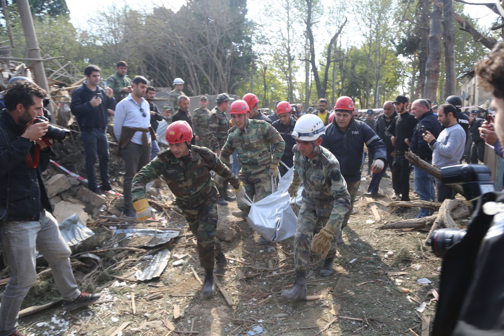Naqif Həmzəyev: Dünya Ermənistanı beynəlxalq öhdəliklərə əməl etməyə məcbur etməlidir (FOTO)