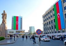 Üçrəngli bayrağımıza bürünmüş Bakı (FOTOSESSİYA)