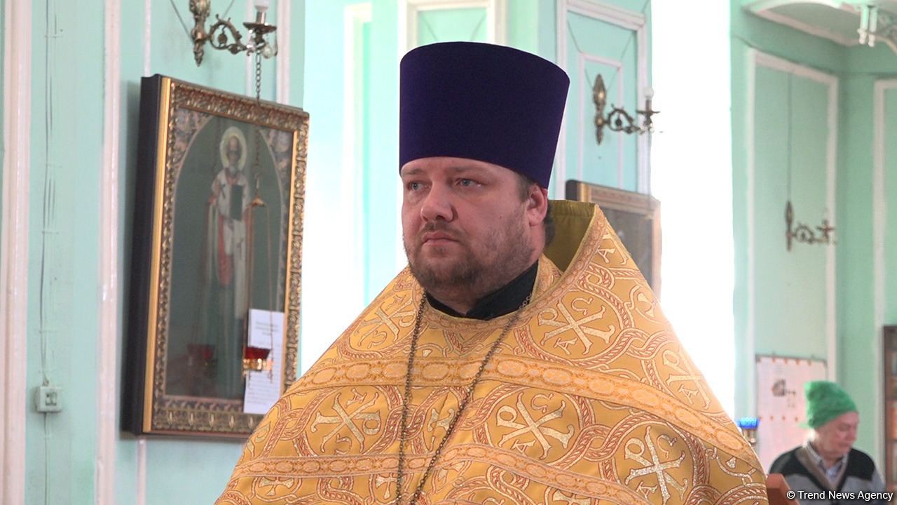 Gəncədəki kilsədə ermənilərin raket zərbələrinin qurbanı olmuş şəhər sakinlərinin anım mərasimi keçirilib (FOTO)