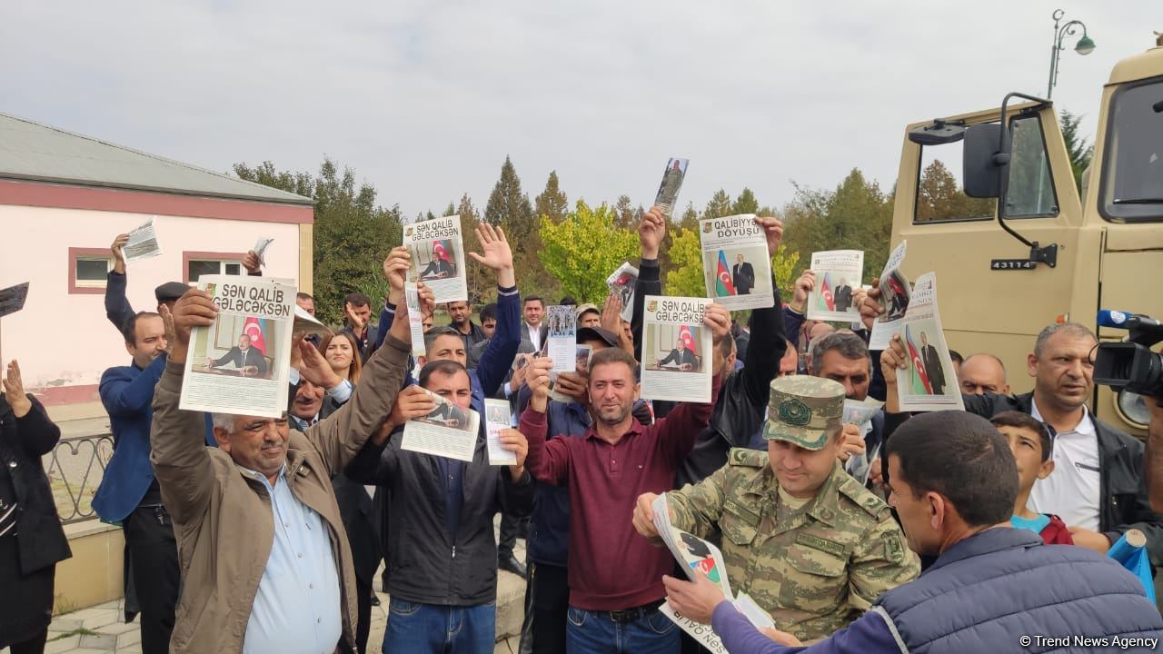 Xocavəndli məcburi köçkünlər bayraq yürüşü keçirdi (FOTO)
