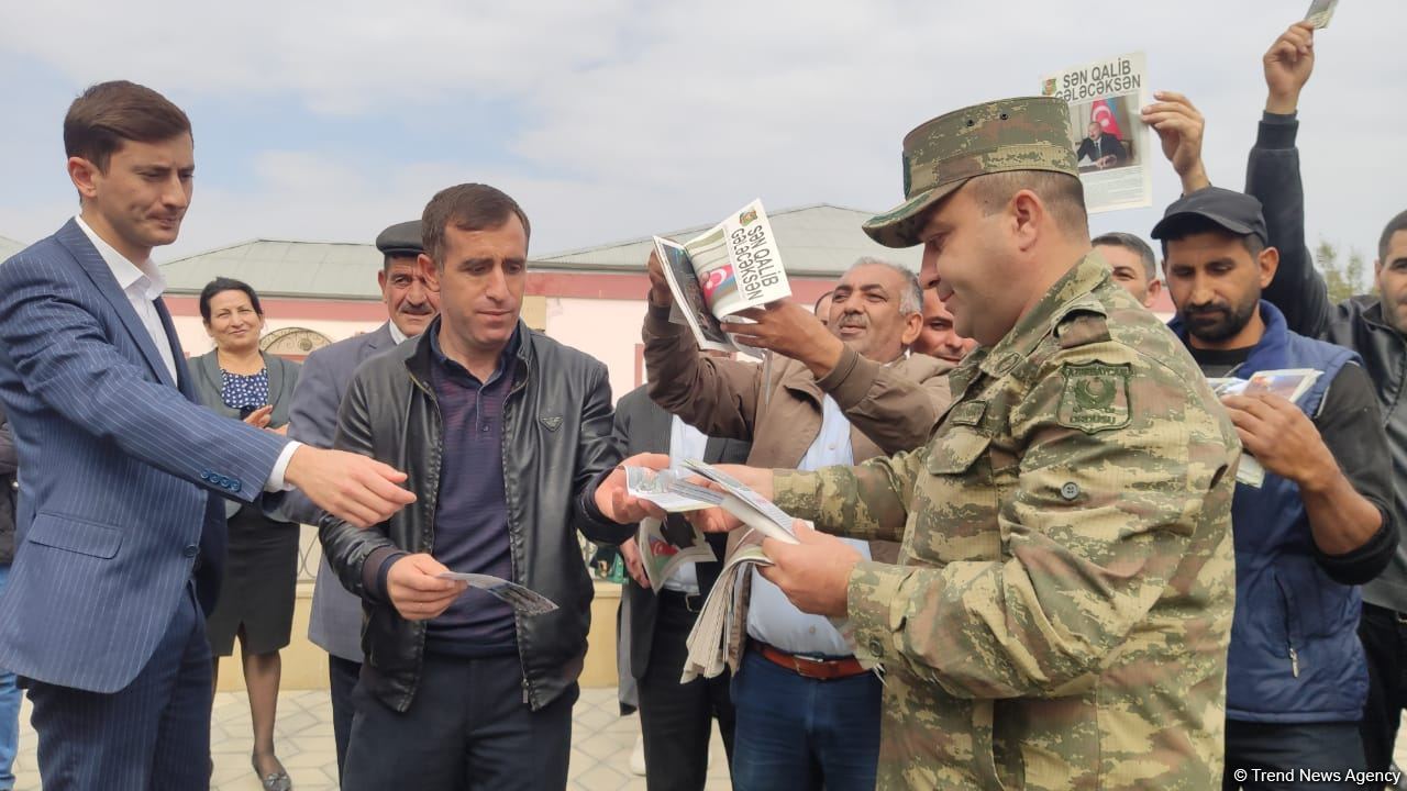 Xocavəndli məcburi köçkünlər bayraq yürüşü keçirdi (FOTO)