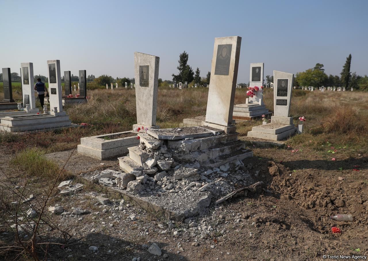 Ermənistan növbəti dəfə qəbiristanlığı atəşə tutdu (FOTO)