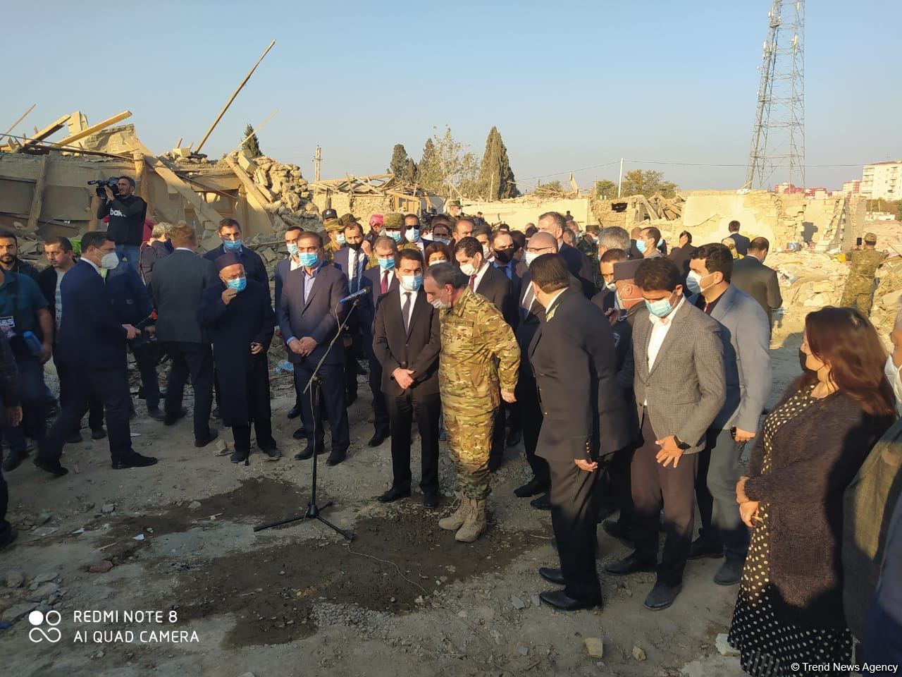 Hikmət Hacıyev və diplomatik korpusun nümayəndələri Gəncədə hadisə yerinə gəliblər (FOTO/VİDEO)