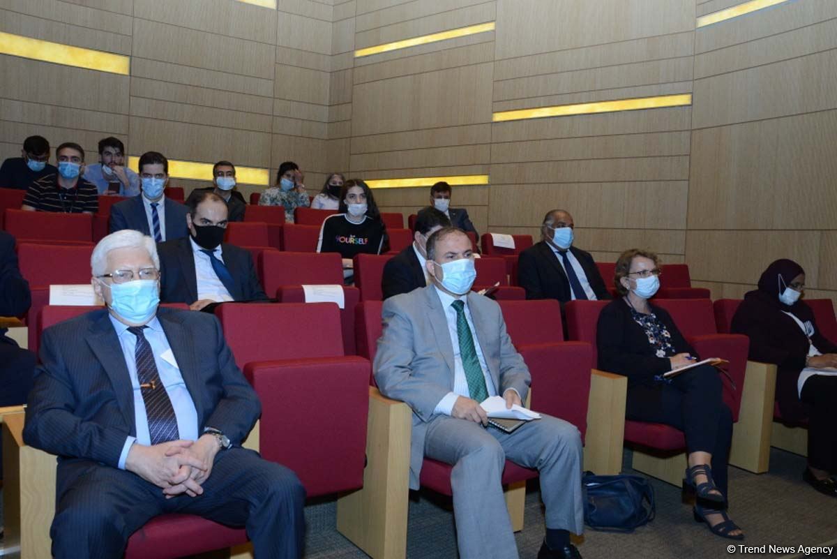 ADA Universitetində ermənilərin Gəncə terroru ilə bağlı diplomatlarla görüş keçirilib (FOTO)