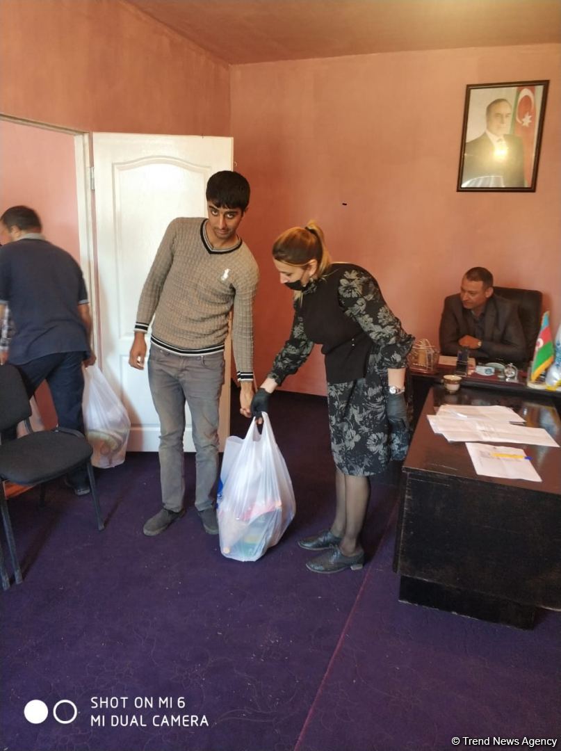 Deputat Sevil Mikayılovanın təşəbbüsü ilə Xudatda əsgər ailələrinə yardım paylanılıb (FOTO)