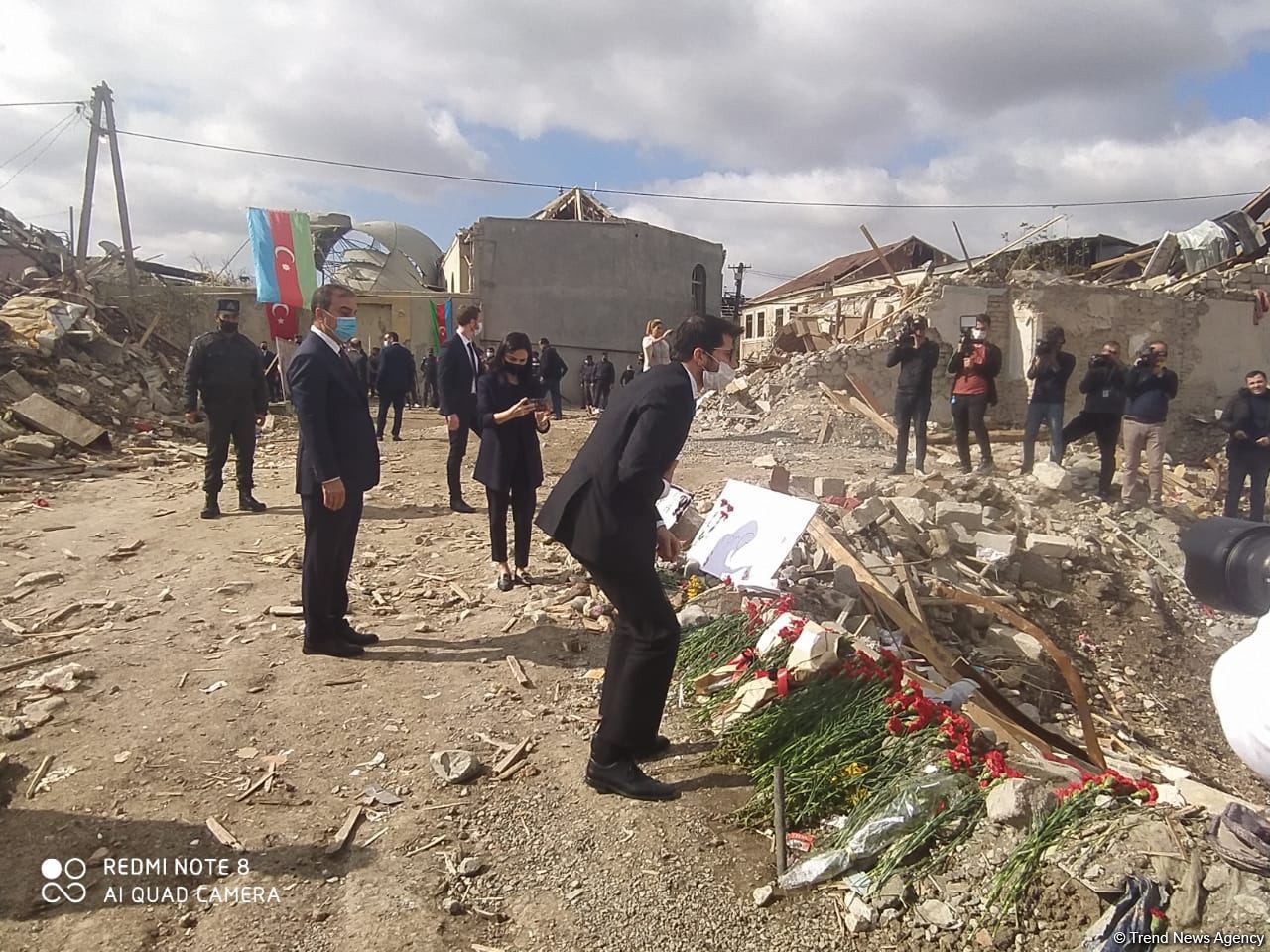 İsrailin səfiri Gəncədə terror baş verən ərazidə olub (FOTO)