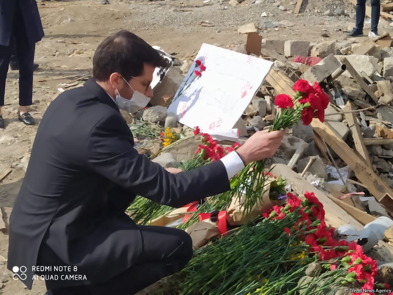 İsrailin səfiri Gəncədə terror baş verən ərazidə olub (FOTO)