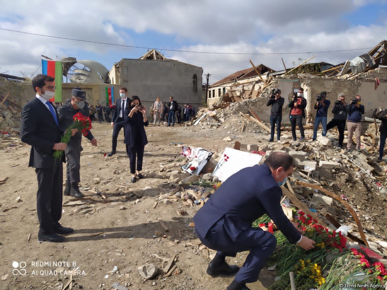 İsrailin səfiri Gəncədə terror baş verən ərazidə olub (FOTO)