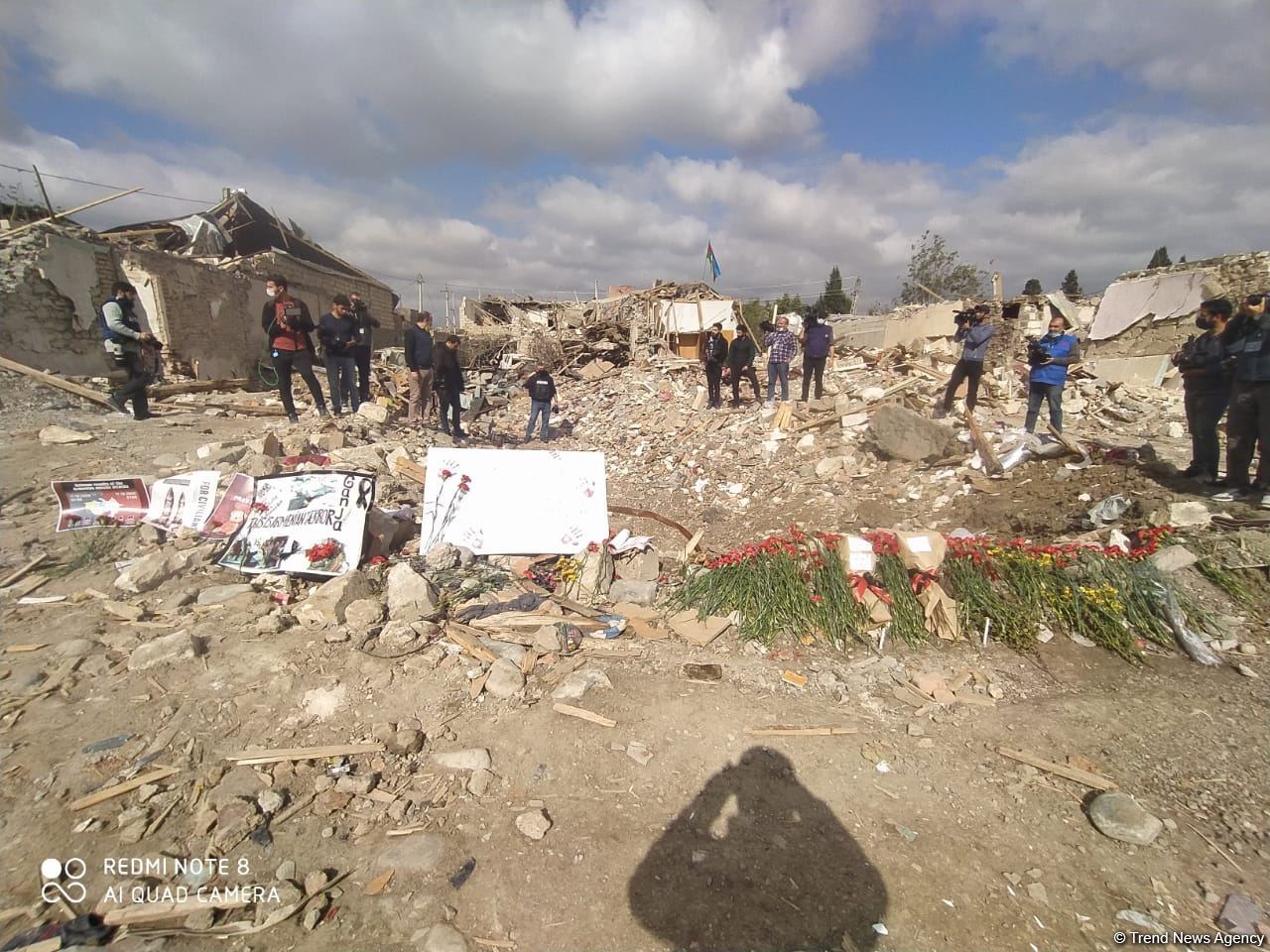 İsrailin səfiri Gəncədə terror baş verən ərazidə olub (FOTO)