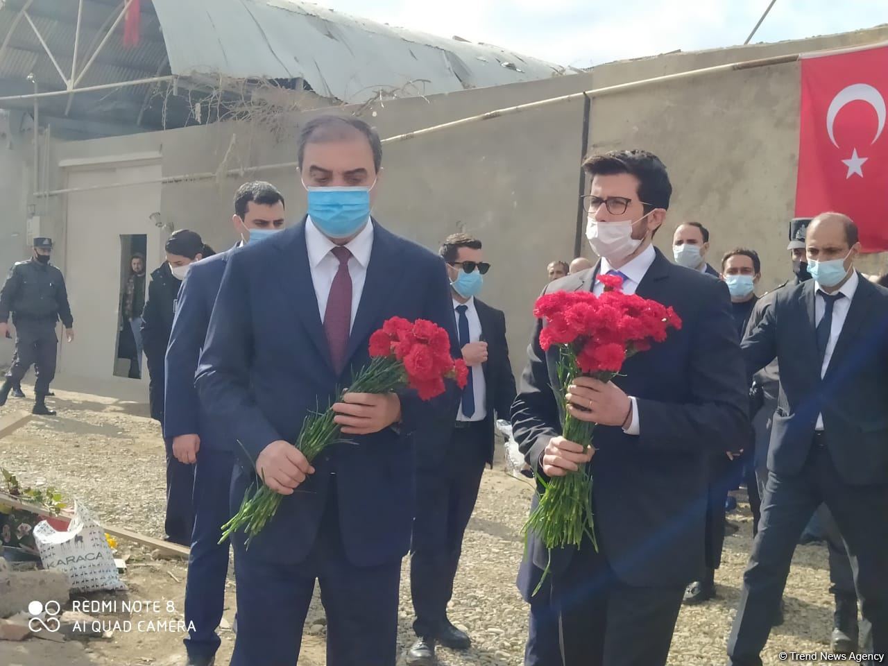 İsrailin səfiri Gəncədə terror baş verən ərazidə olub (FOTO)