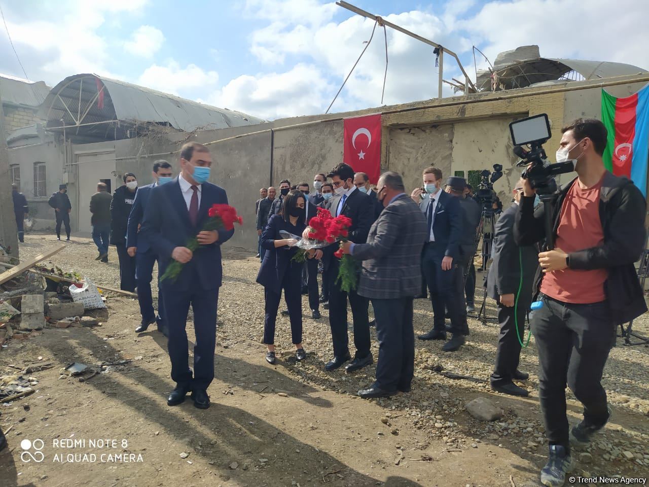 İsrailin səfiri Gəncədə terror baş verən ərazidə olub (FOTO)