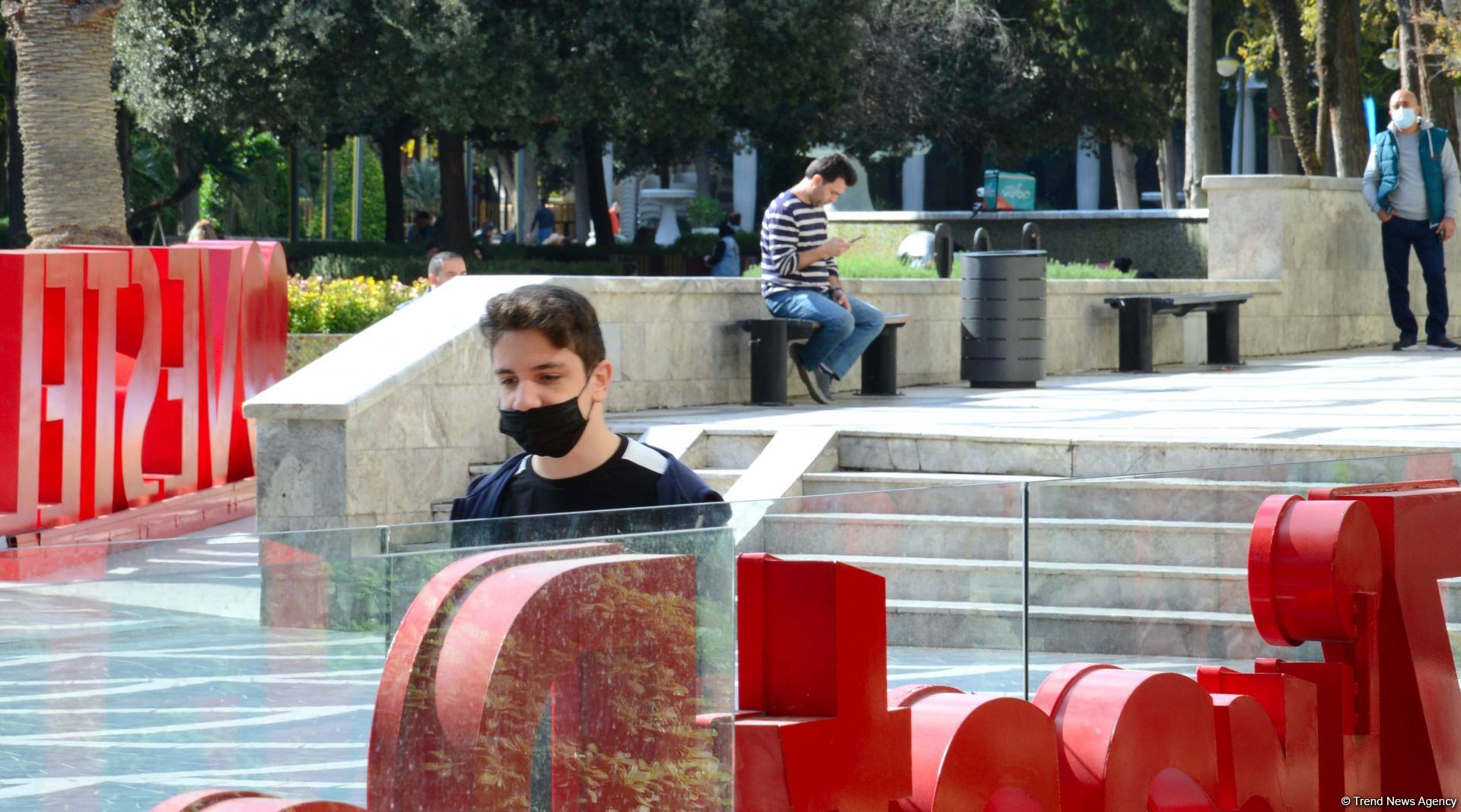Paytaxt sakinləri karantin qaydalarına necə əməl edir? FOTOREPORTAJ