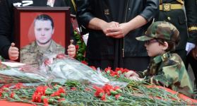 Dmitri Solntsev 2-ci Şəhidlər Xiyabanında dəfn olunub (FOTO) (ƏLAVƏ OLUNUB 3)