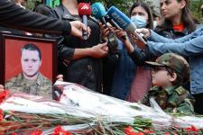 Dmitri Solntsev 2-ci Şəhidlər Xiyabanında dəfn olunub (FOTO) (ƏLAVƏ OLUNUB 3)