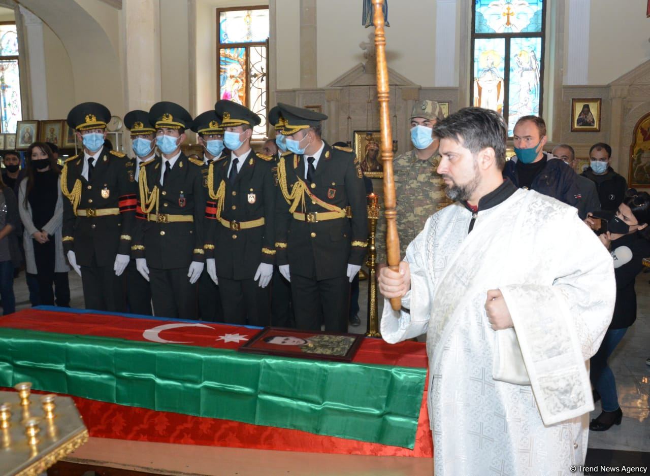 Dmitri Solntsev 2-ci Şəhidlər Xiyabanında dəfn olunub (FOTO) (ƏLAVƏ OLUNUB 3)