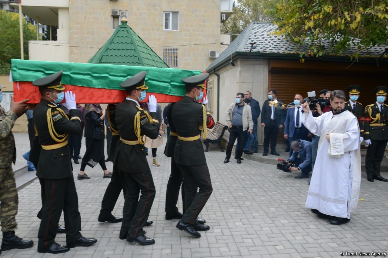 Dmitri Solntsev 2-ci Şəhidlər Xiyabanında dəfn olunub (FOTO) (ƏLAVƏ OLUNUB 3)