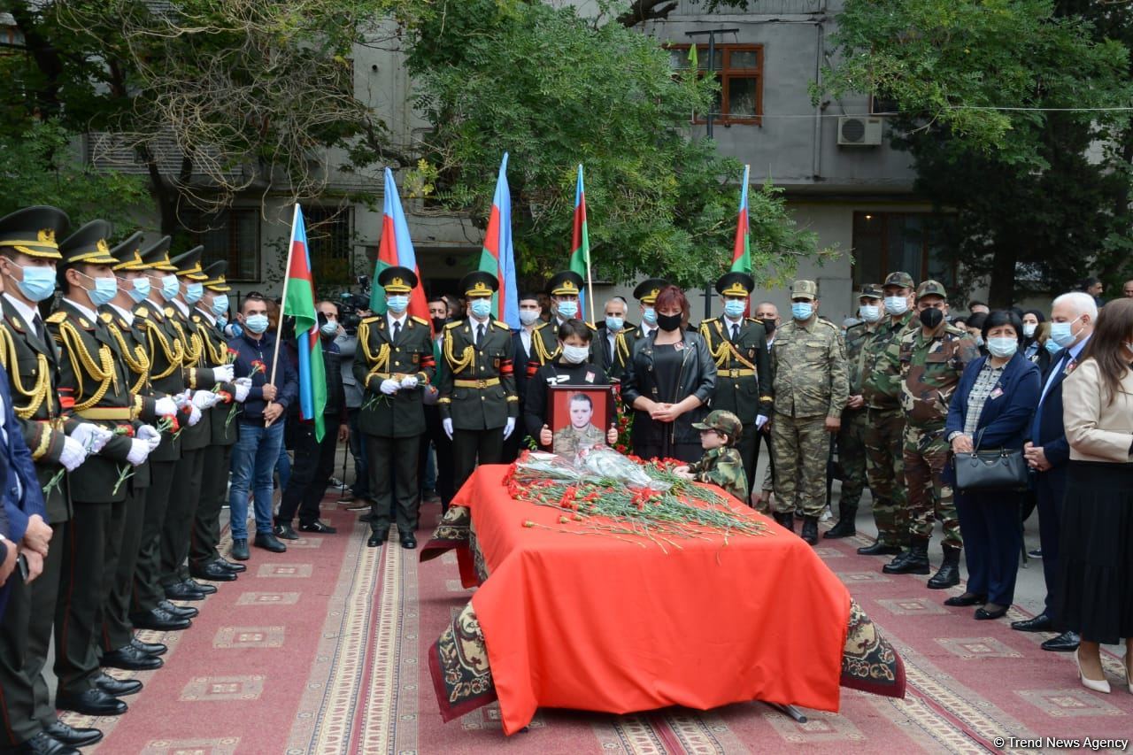 Dmitri Solntsev 2-ci Şəhidlər Xiyabanında dəfn olunub (FOTO) (ƏLAVƏ OLUNUB 3)