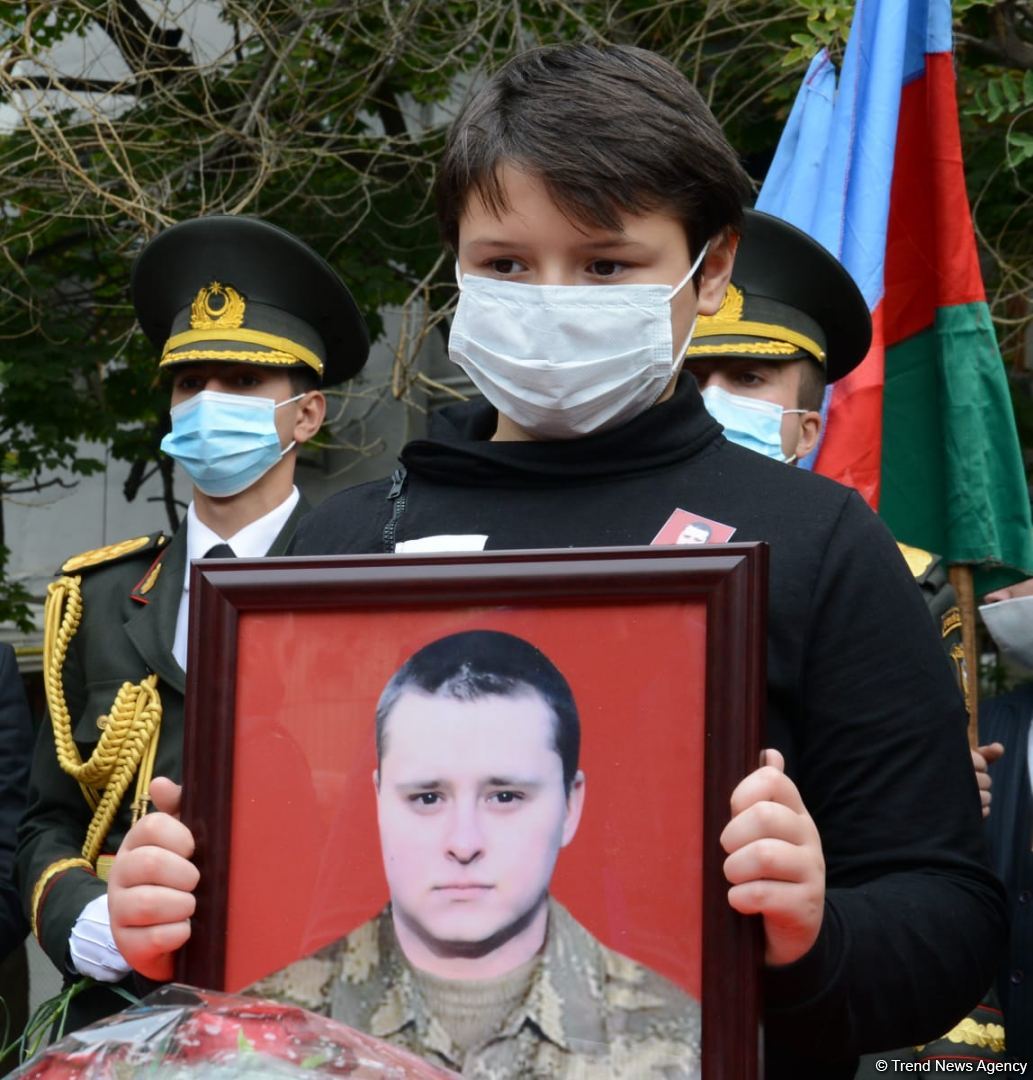Dmitri Solntsev 2-ci Şəhidlər Xiyabanında dəfn olunub (FOTO) (ƏLAVƏ OLUNUB 3)