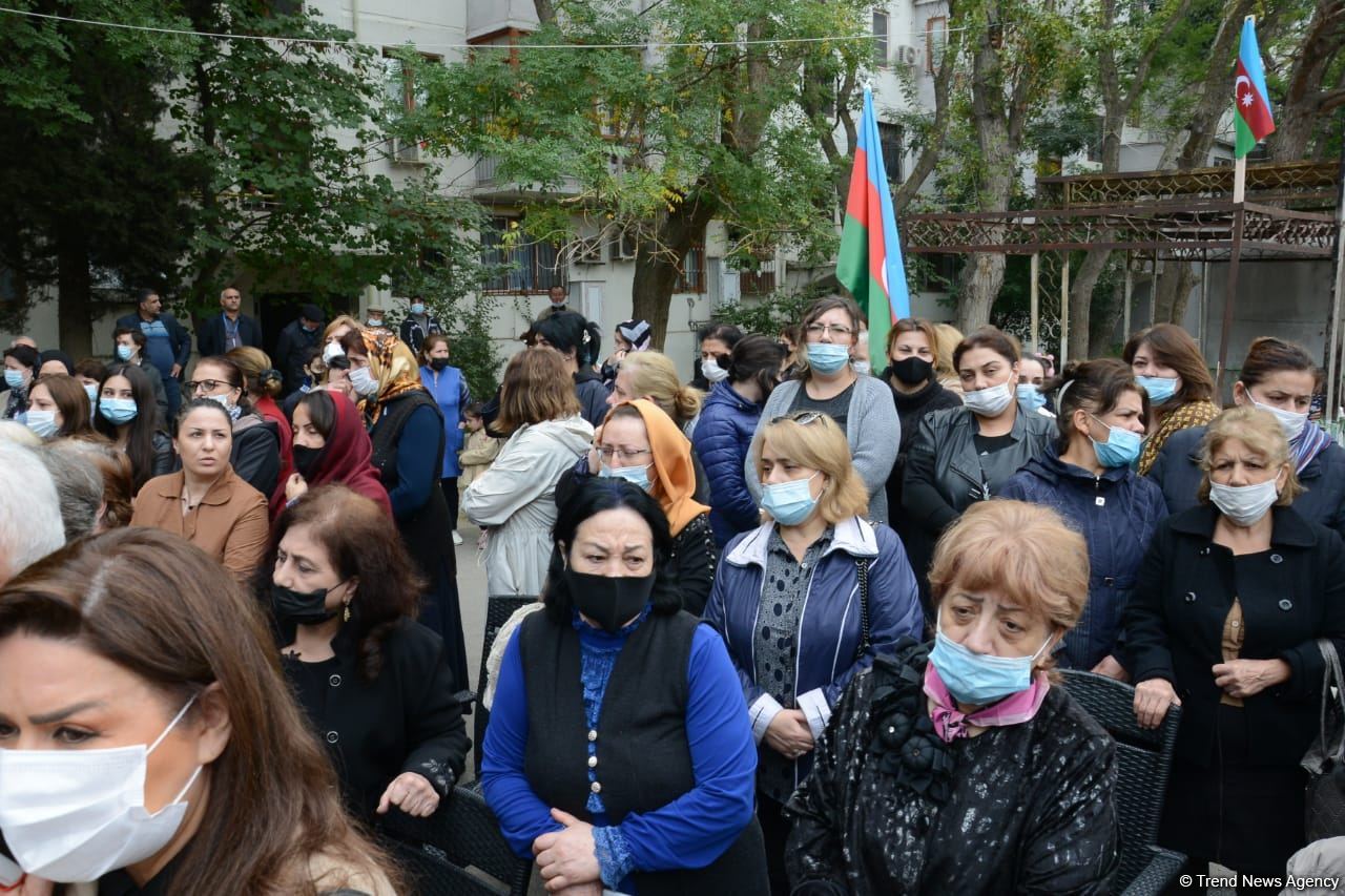 Dmitri Solntsev 2-ci Şəhidlər Xiyabanında dəfn olunub (FOTO) (ƏLAVƏ OLUNUB 3)