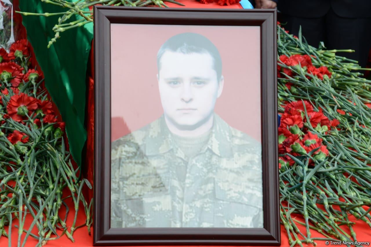 Dmitri Solntsev 2-ci Şəhidlər Xiyabanında dəfn olunub (FOTO) (ƏLAVƏ OLUNUB 3)
