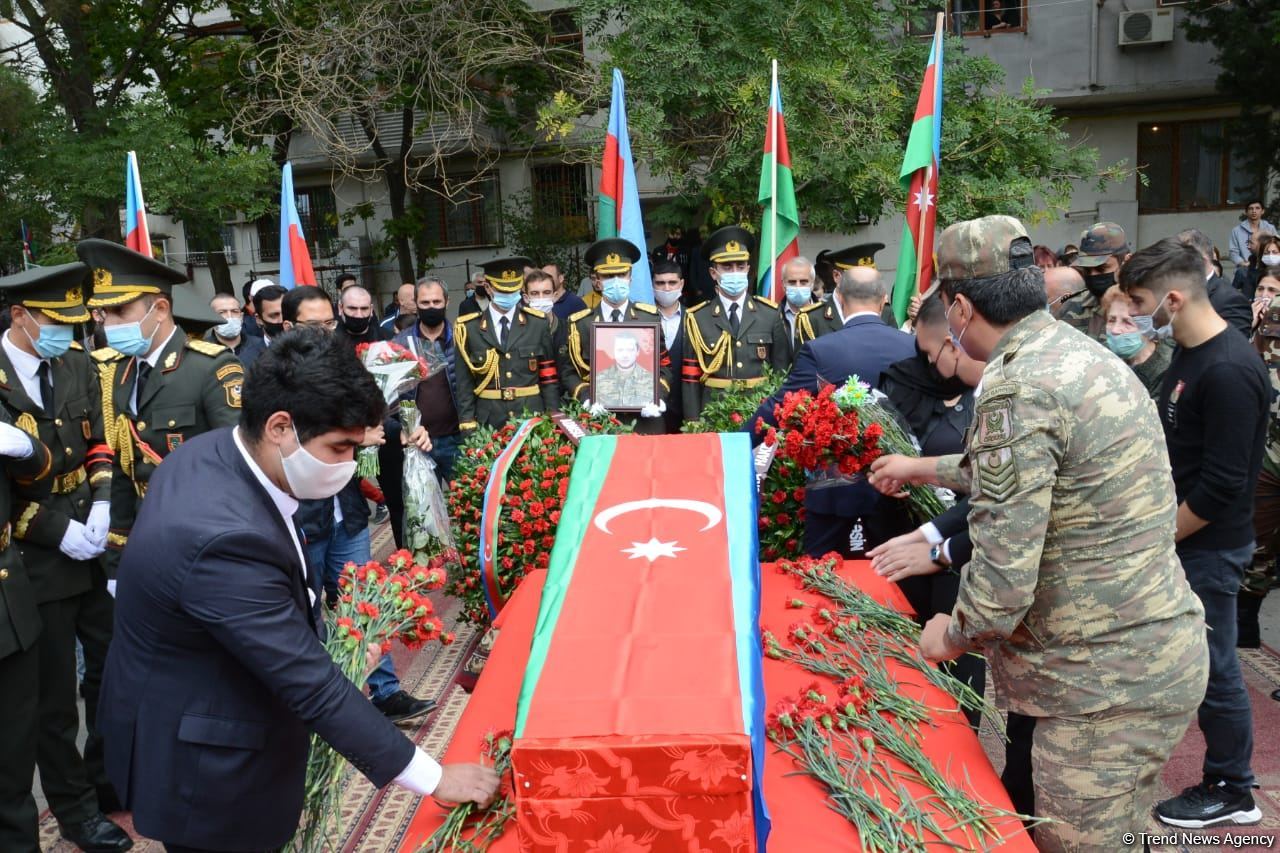 Dmitri Solntsev 2-ci Şəhidlər Xiyabanında dəfn olunub (FOTO) (ƏLAVƏ OLUNUB 3)