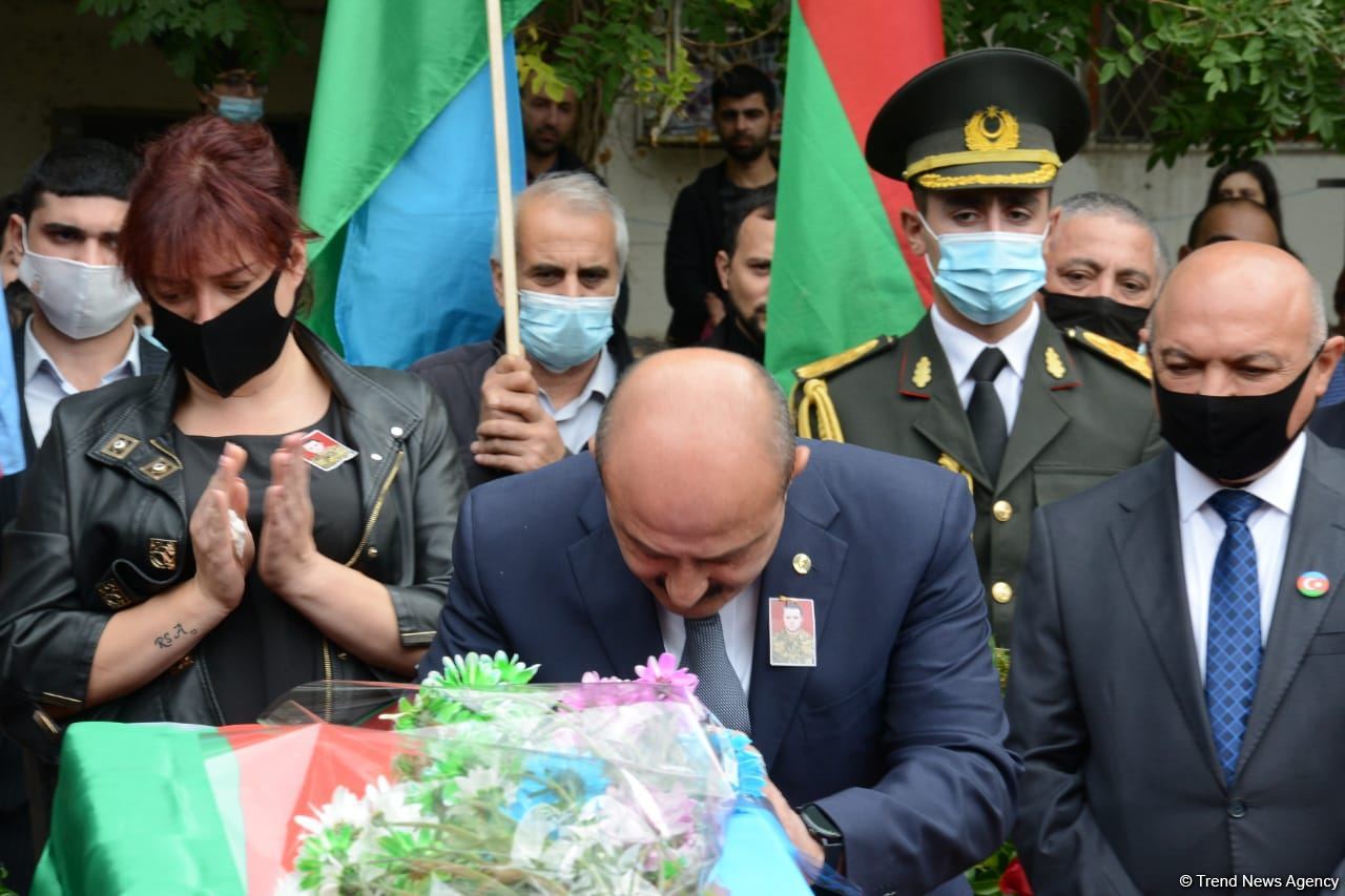 Dmitri Solntsev 2-ci Şəhidlər Xiyabanında dəfn olunub (FOTO) (ƏLAVƏ OLUNUB 3)