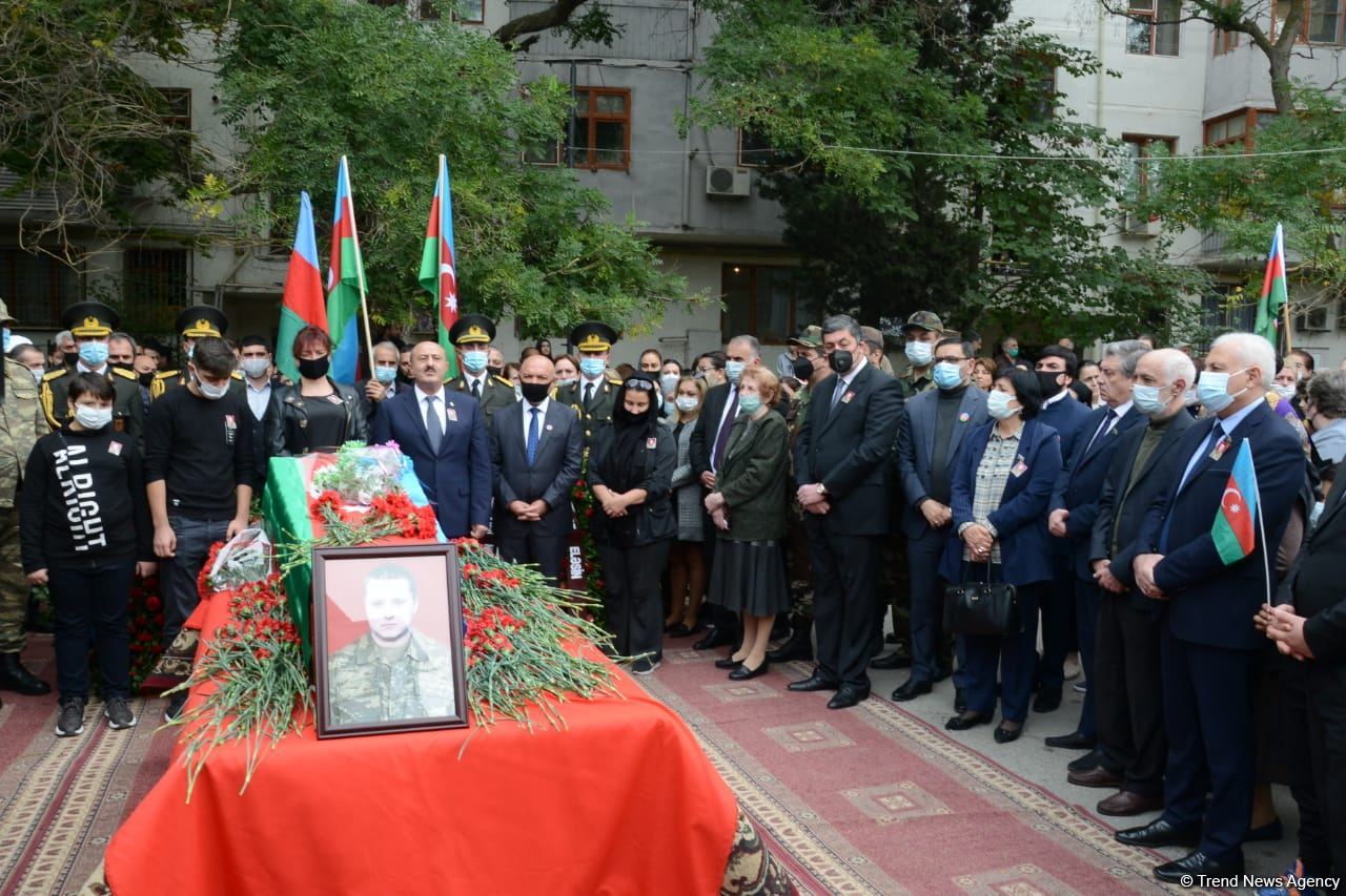 Dmitri Solntsev 2-ci Şəhidlər Xiyabanında dəfn olunub (FOTO) (ƏLAVƏ OLUNUB 3)