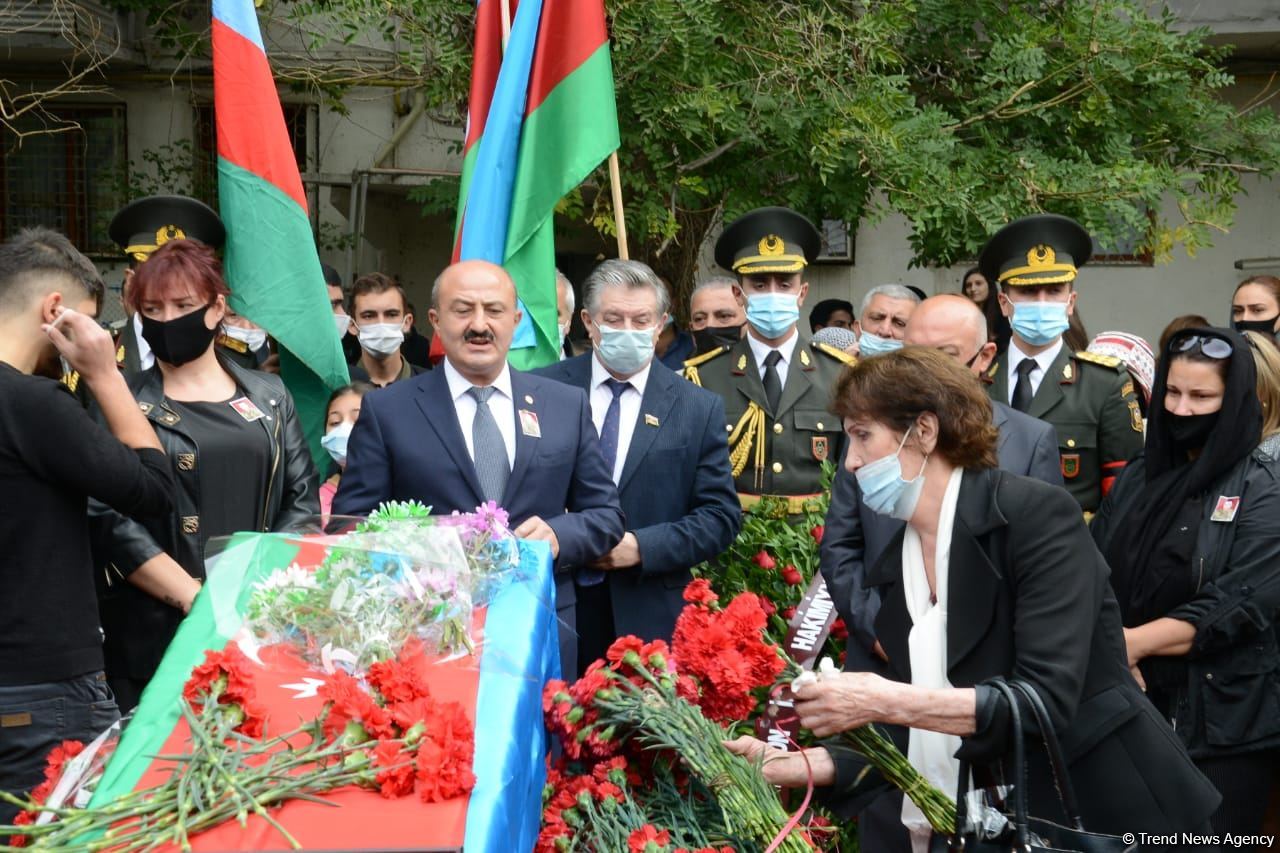 Dmitri Solntsev 2-ci Şəhidlər Xiyabanında dəfn olunub (FOTO) (ƏLAVƏ OLUNUB 3)