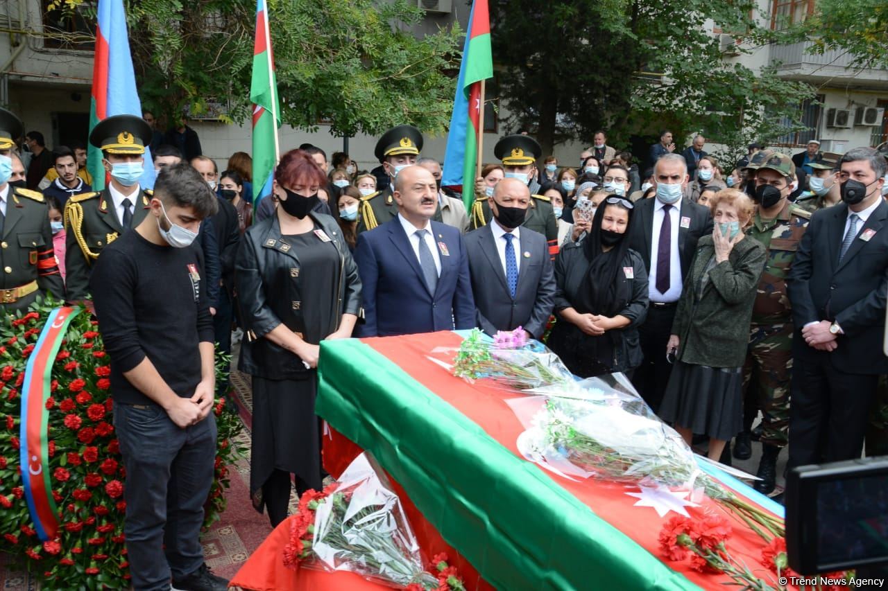 Dmitri Solntsev 2-ci Şəhidlər Xiyabanında dəfn olunub (FOTO) (ƏLAVƏ OLUNUB 3)