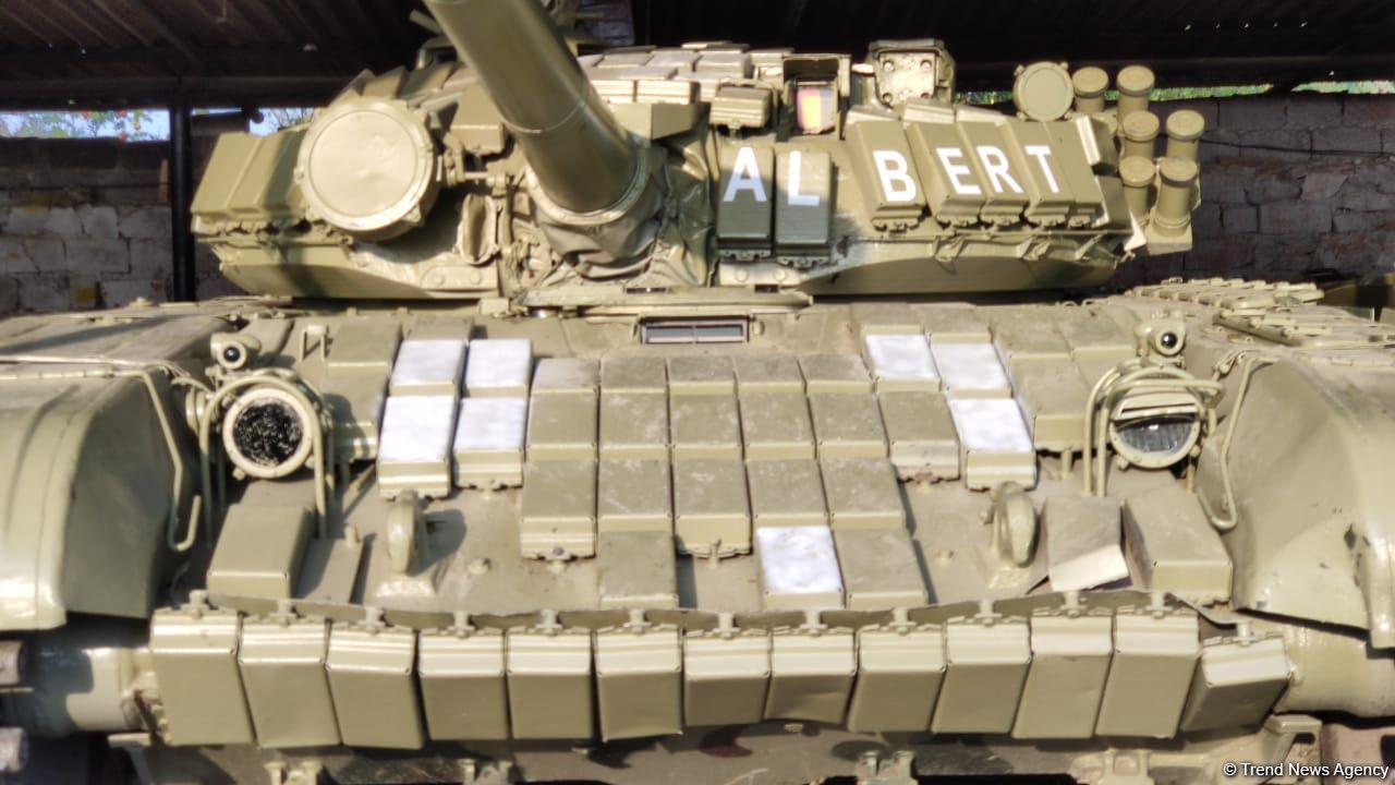 Erməni tankları ermənilərə qarşı (FOTO)