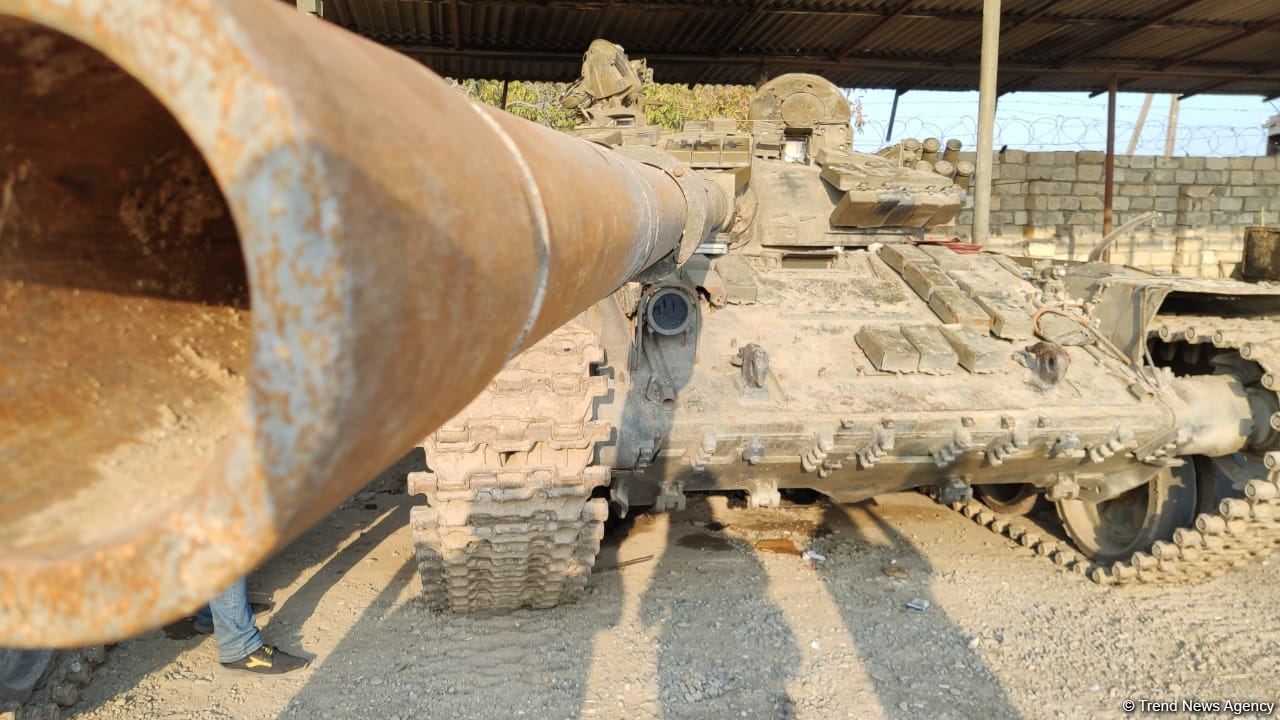 Erməni tankları ermənilərə qarşı (FOTO)