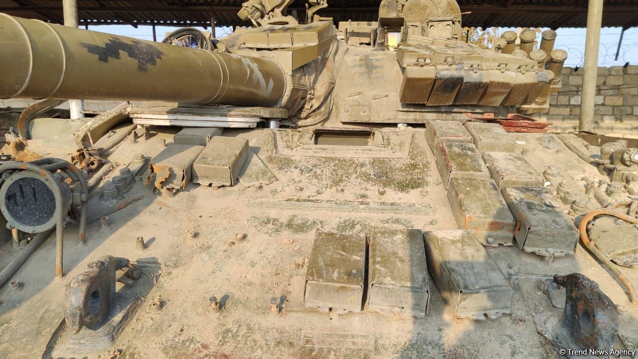 Erməni tankları ermənilərə qarşı (FOTO)